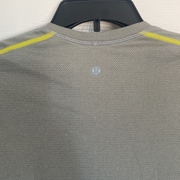 Lululemon Metal Vent Tech Short Sleeve - Picture 5 of 5